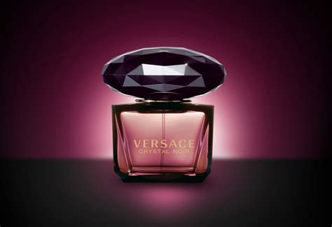 versace crystal noir reviews.